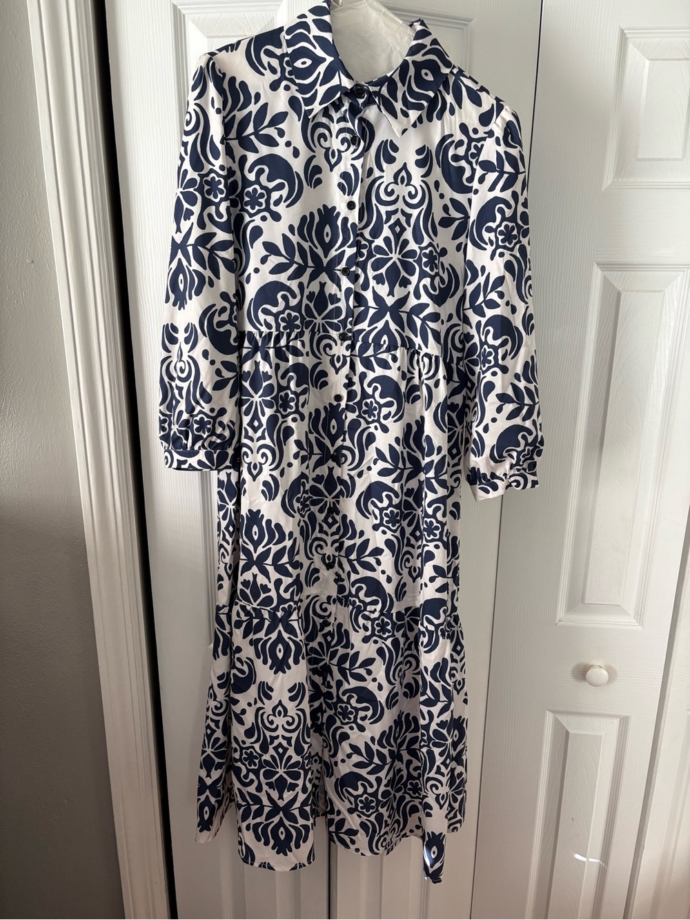SundayUp Navy and White Button-Front Floral Maxi Dress